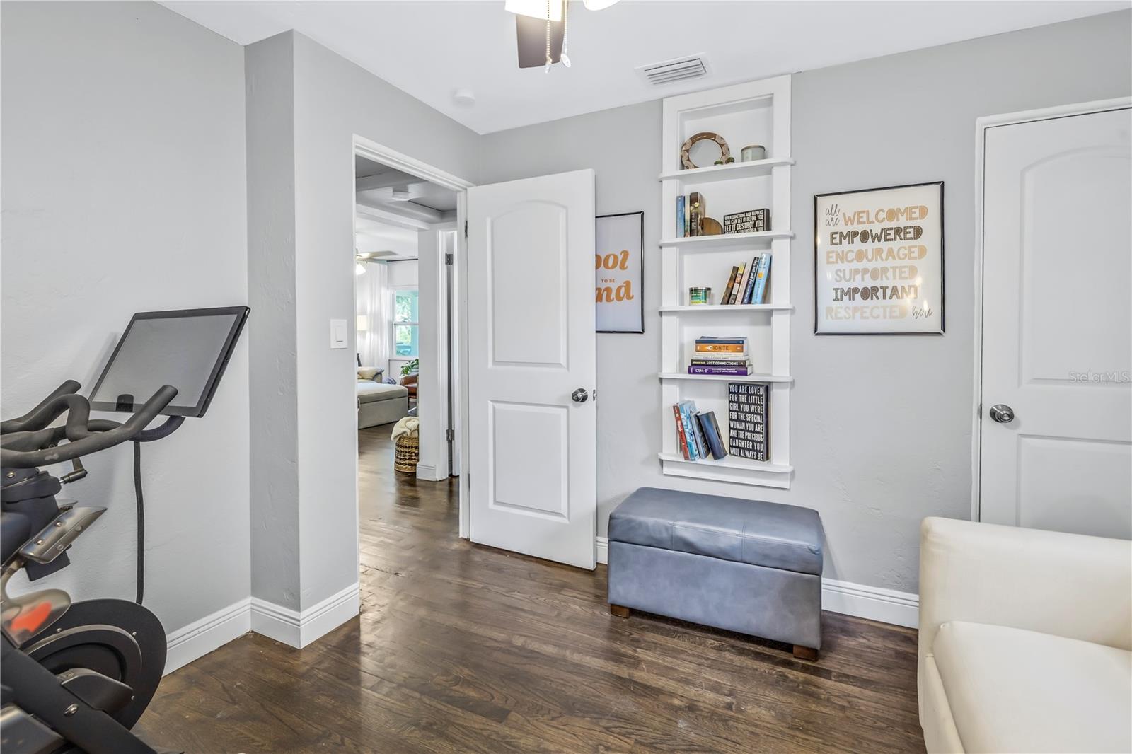 Image 8 of 30 For 2444 32nd Avenue N