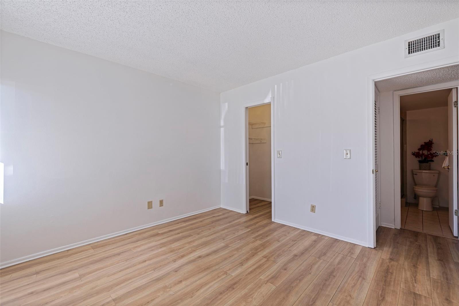 Image 22 of 40 For 14130 Rosemary Lane 4114