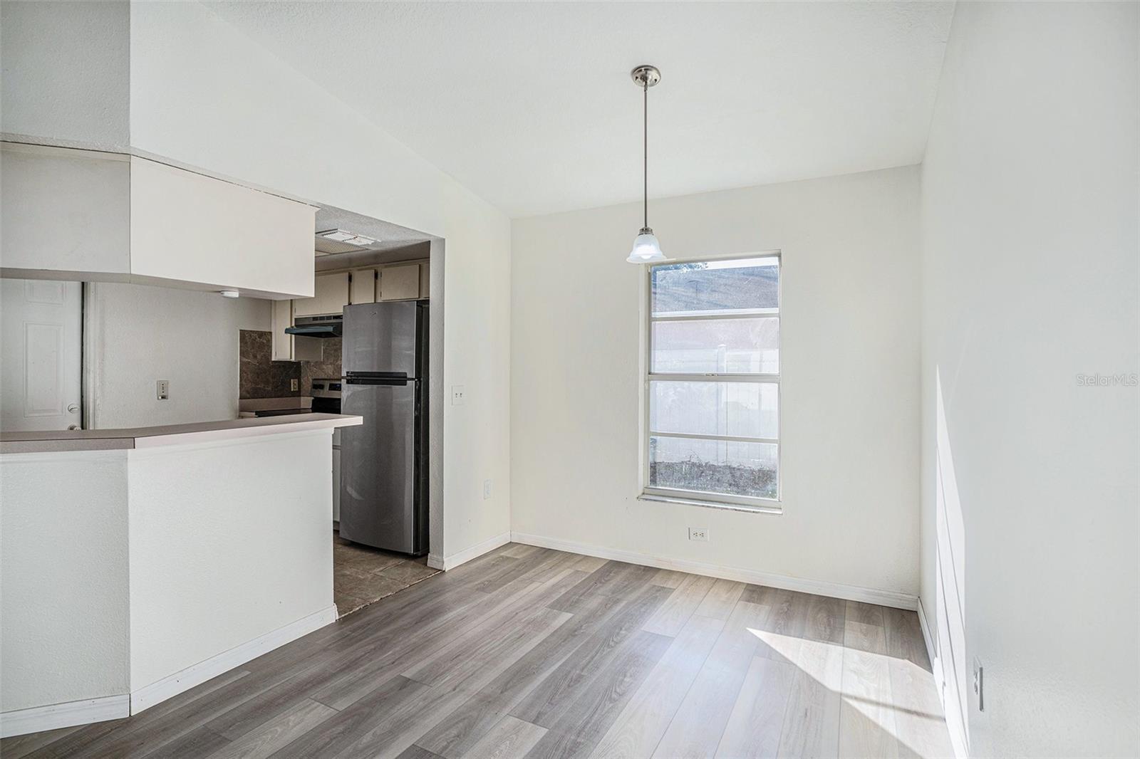 Listing photo id 4 for 8512 Lazy River Drive