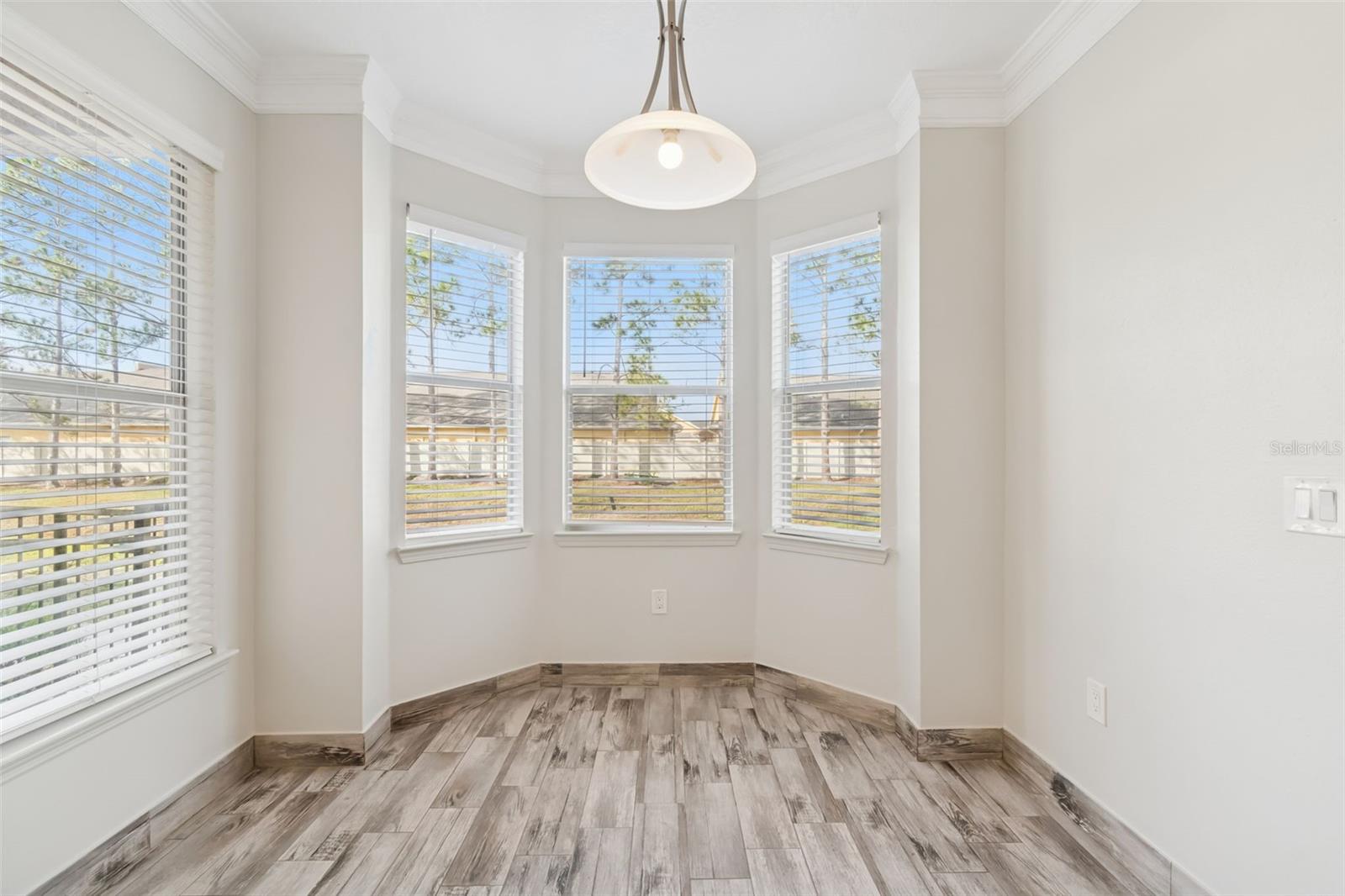 Image 10 of 65 For 17932 Villa Creek Drive