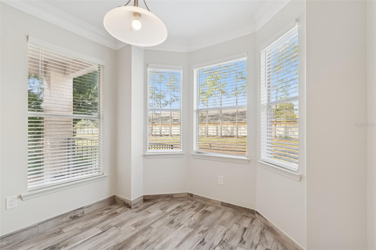 Image 11 of 65 For 17932 Villa Creek Drive