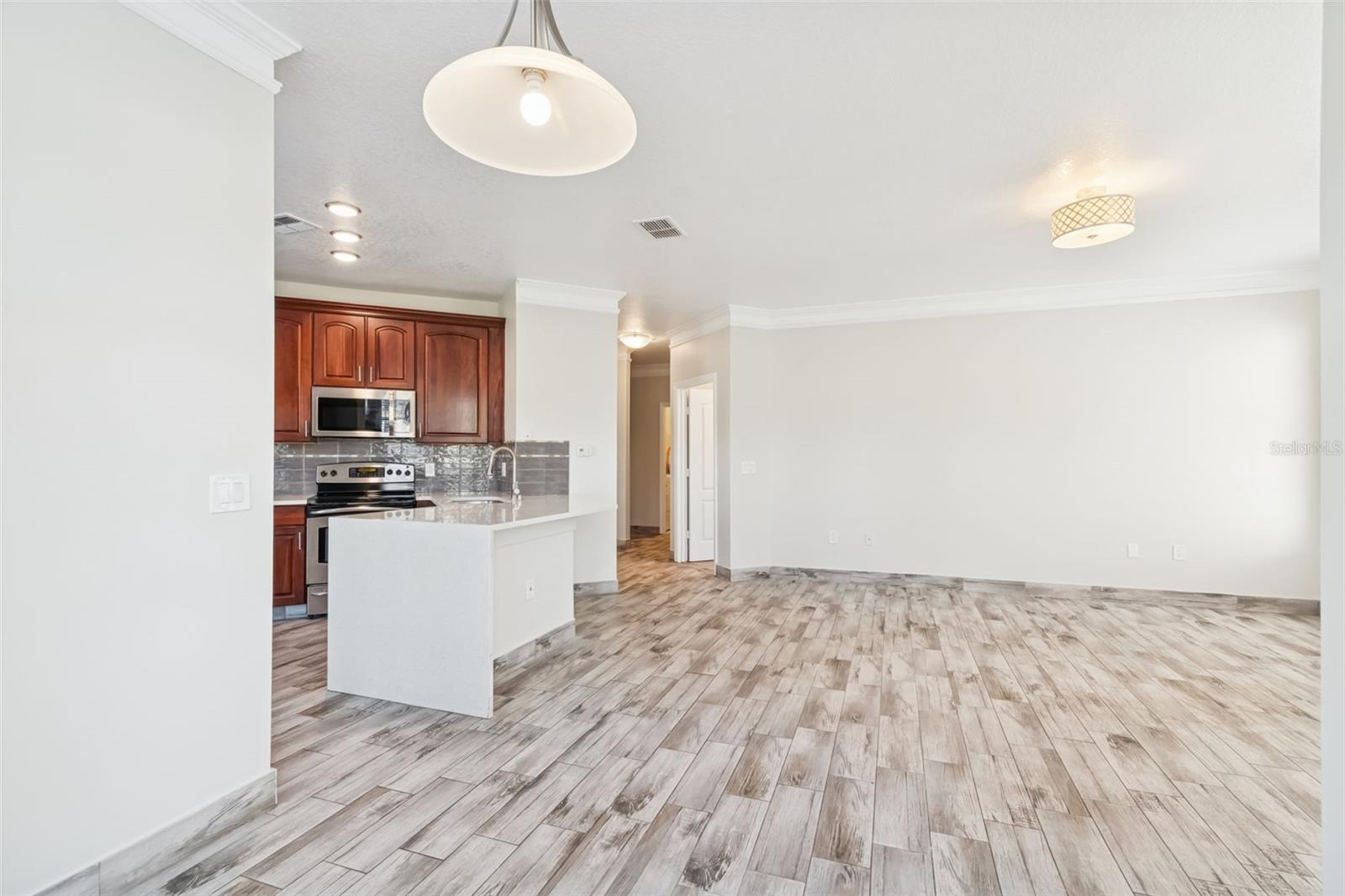 Image 13 of 65 For 17932 Villa Creek Drive