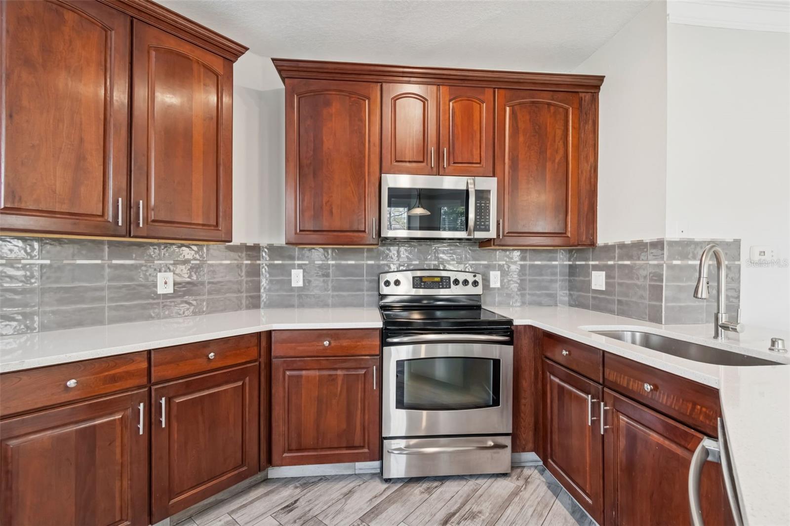 Image 16 of 65 For 17932 Villa Creek Drive