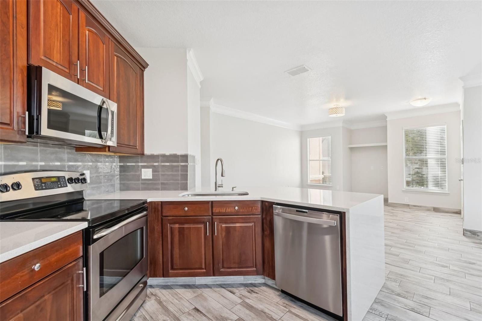 Image 18 of 65 For 17932 Villa Creek Drive