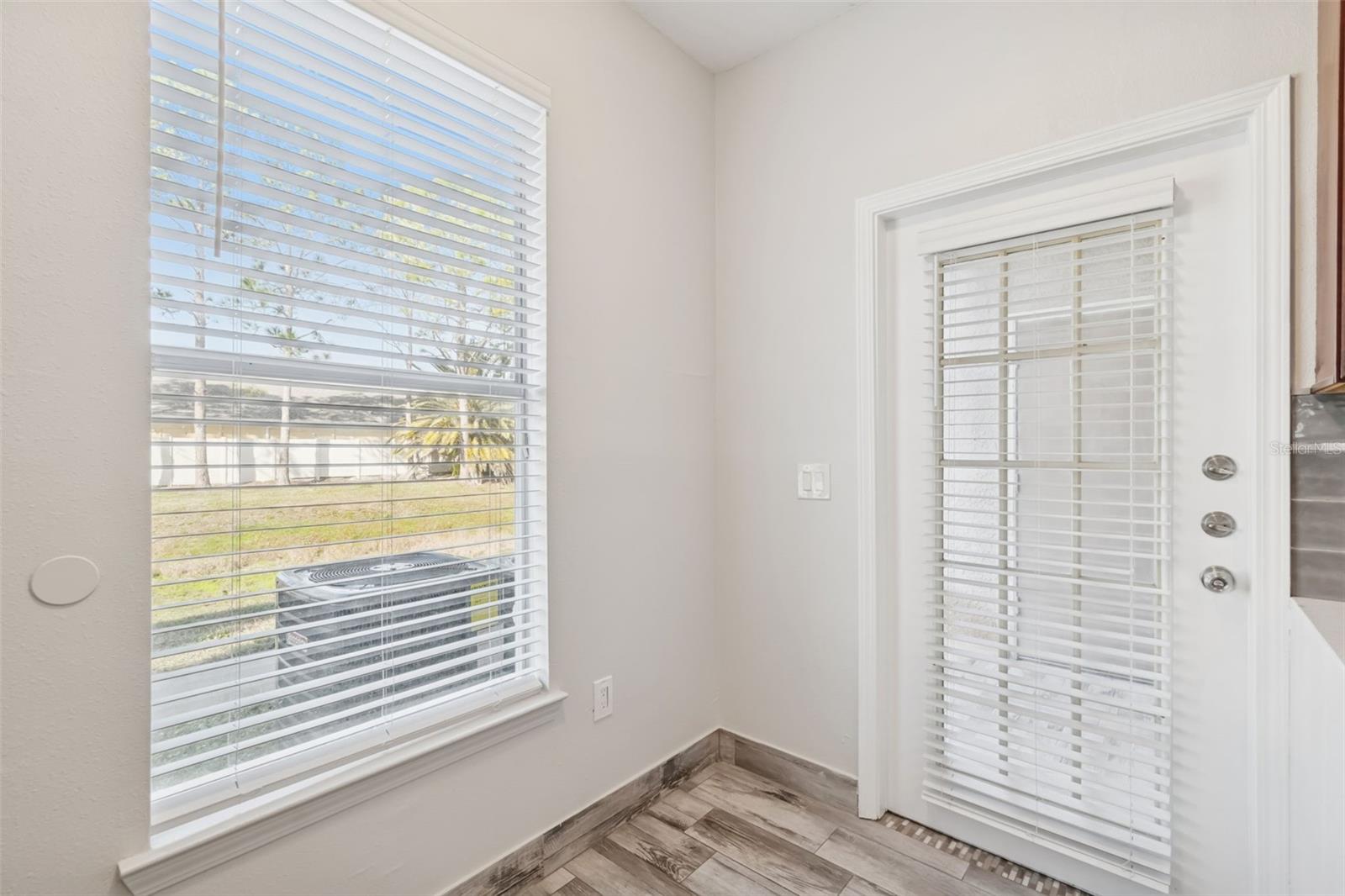 Image 25 of 65 For 17932 Villa Creek Drive