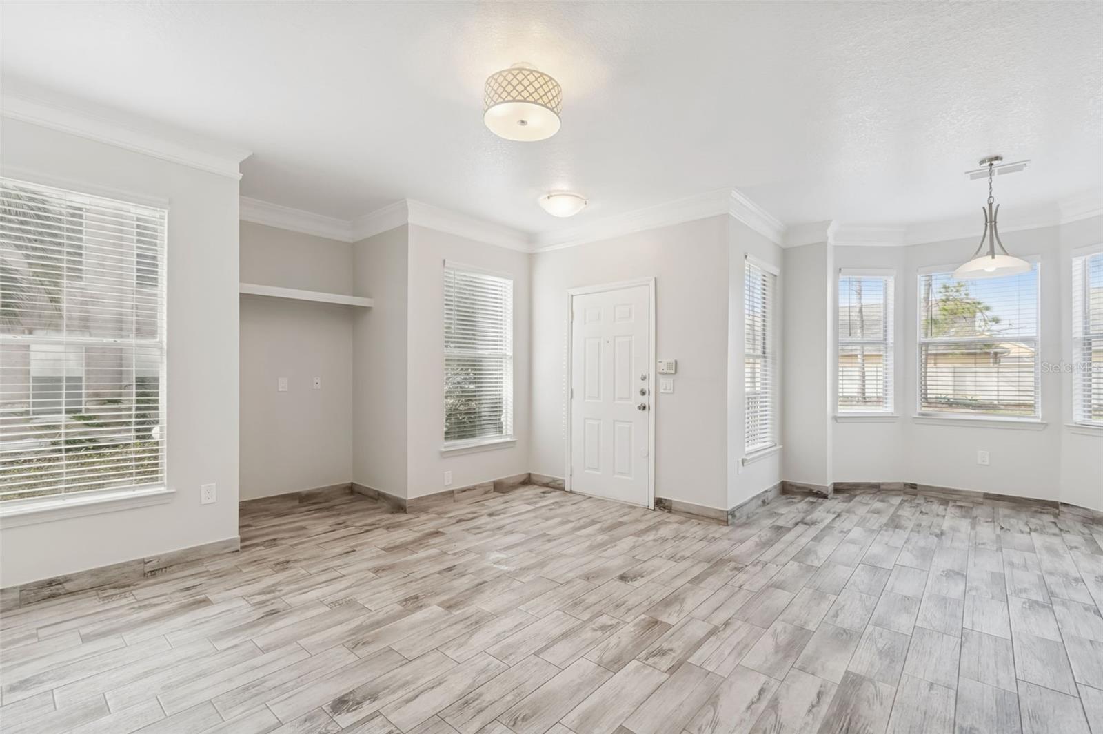 Image 7 of 65 For 17932 Villa Creek Drive