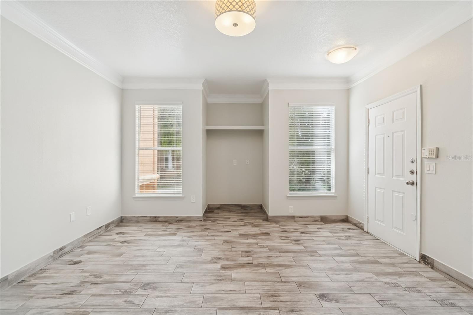 Image 9 of 65 For 17932 Villa Creek Drive