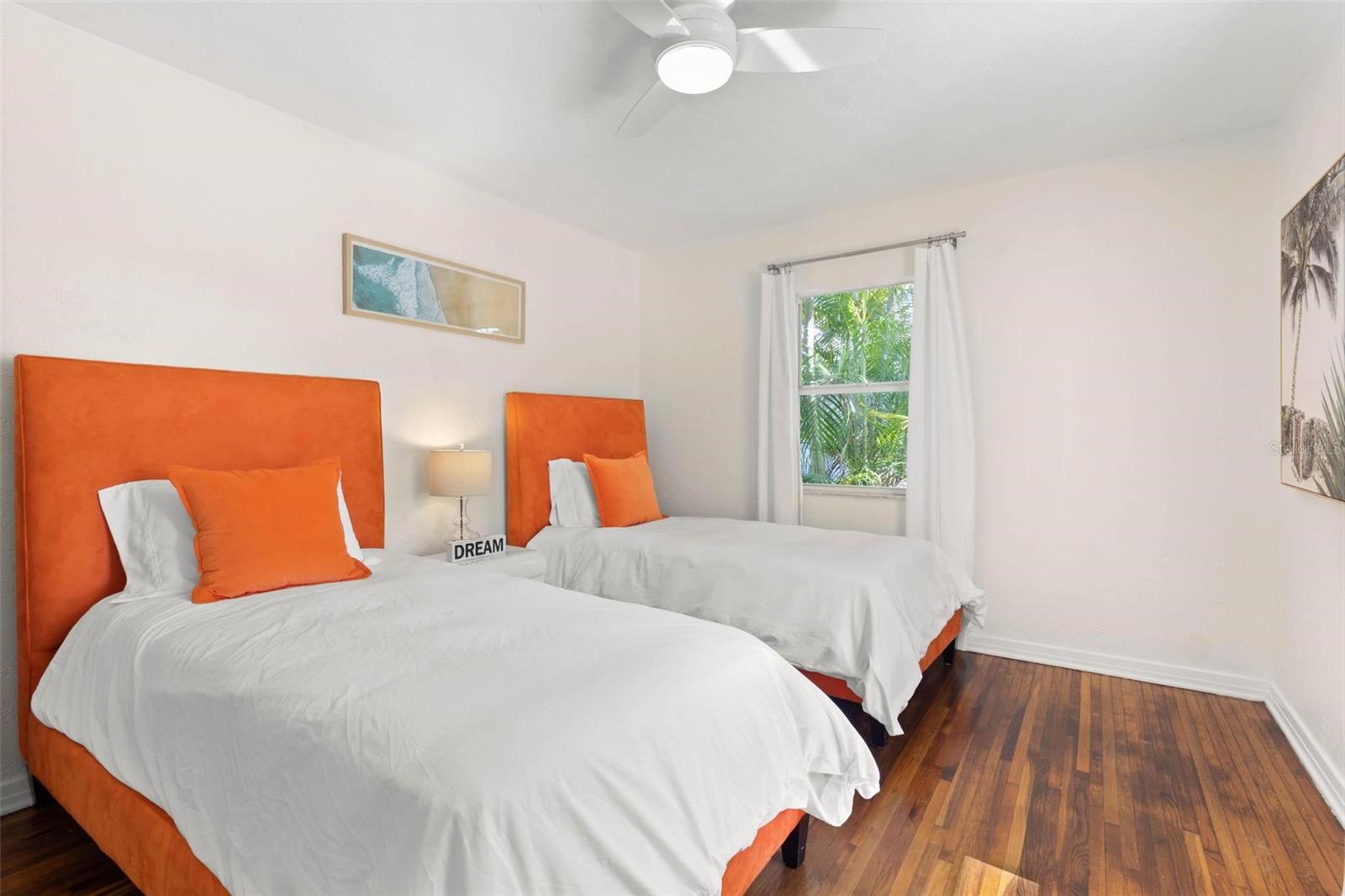 Image 12 of 39 For 747 39th Avenue Ne