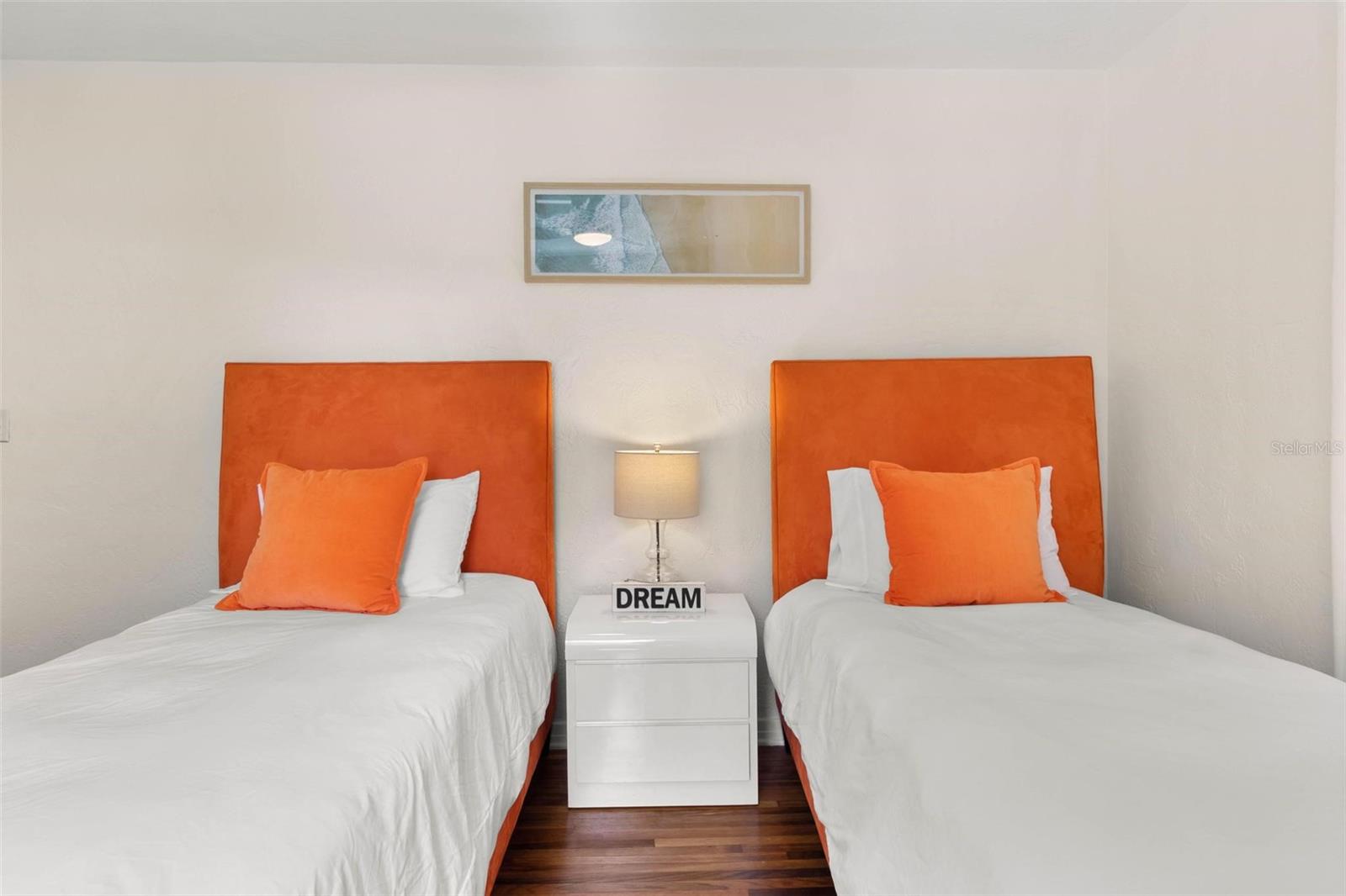 Image 13 of 39 For 747 39th Avenue Ne