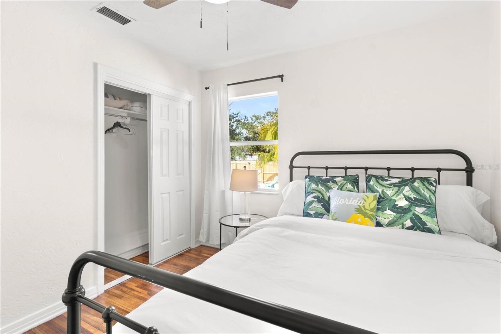 Image 16 of 39 For 747 39th Avenue Ne