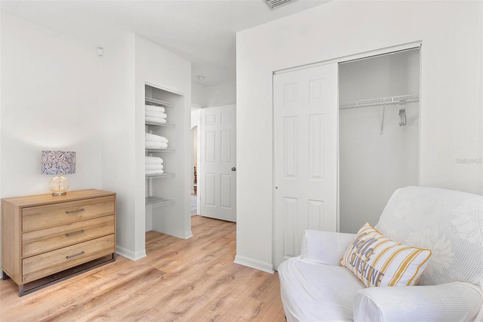 Image 25 of 39 For 747 39th Avenue Ne