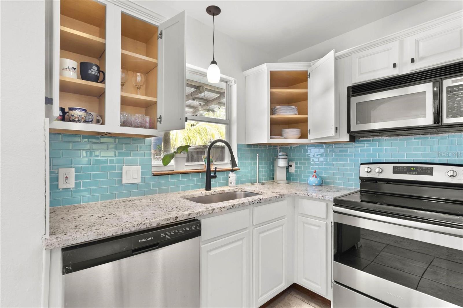 Image 30 of 39 For 747 39th Avenue Ne