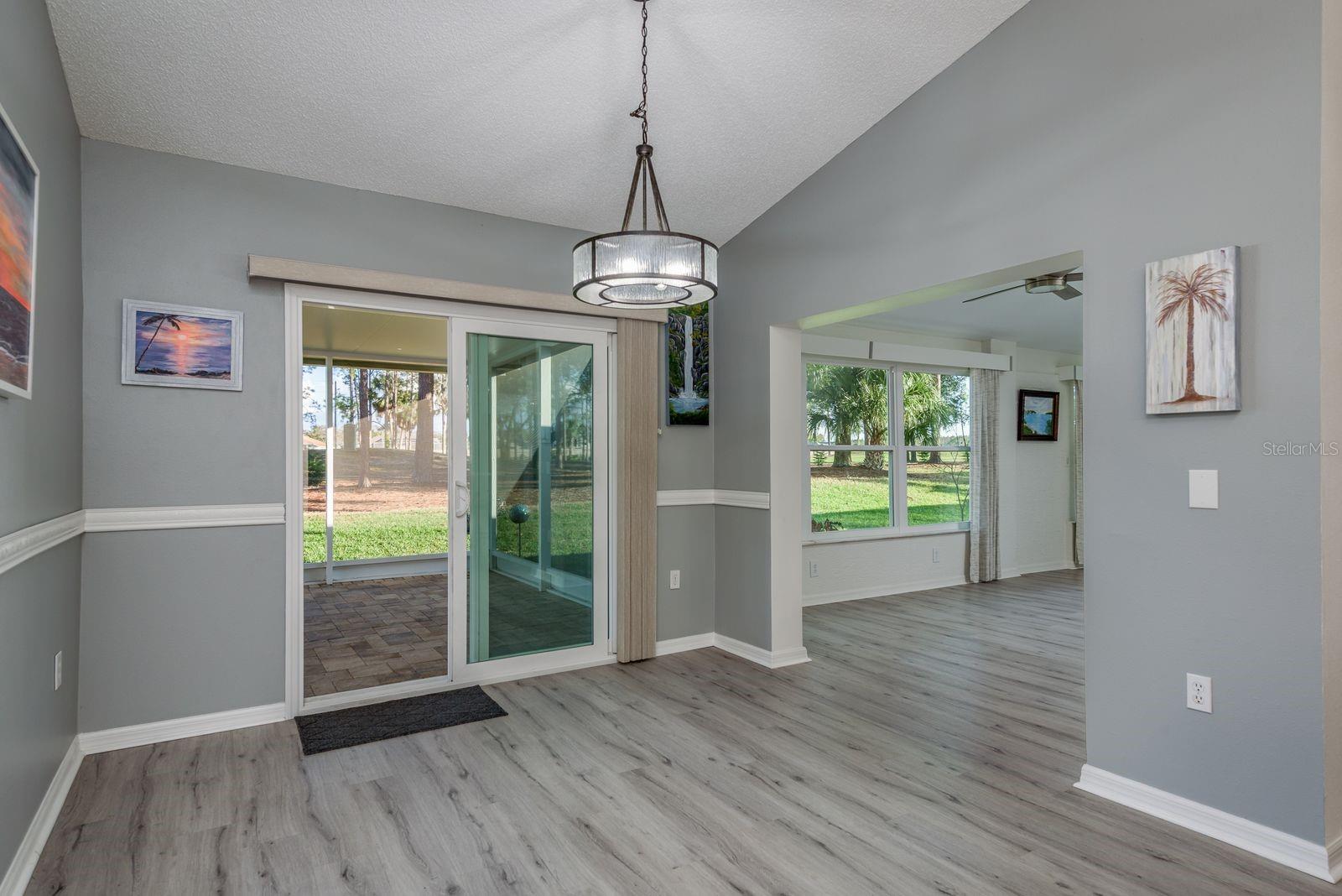 Image 10 of 62 For 9742 Oakwood Hills Court