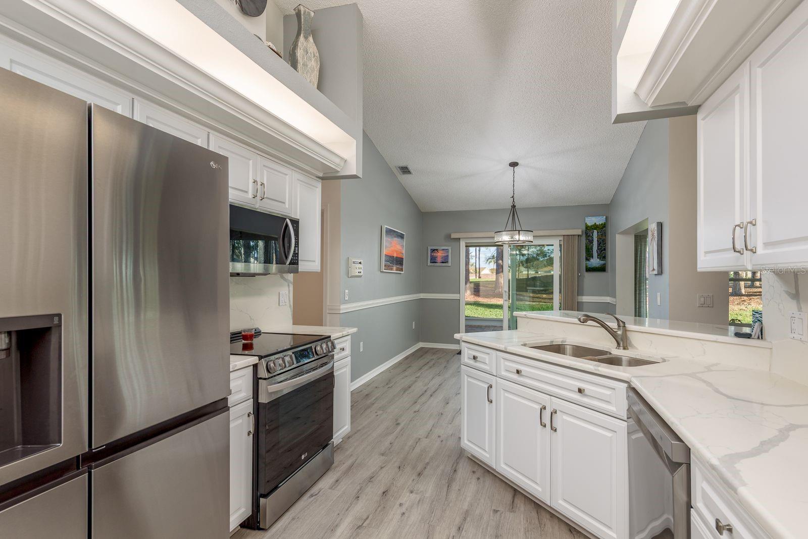 Image 14 of 62 For 9742 Oakwood Hills Court