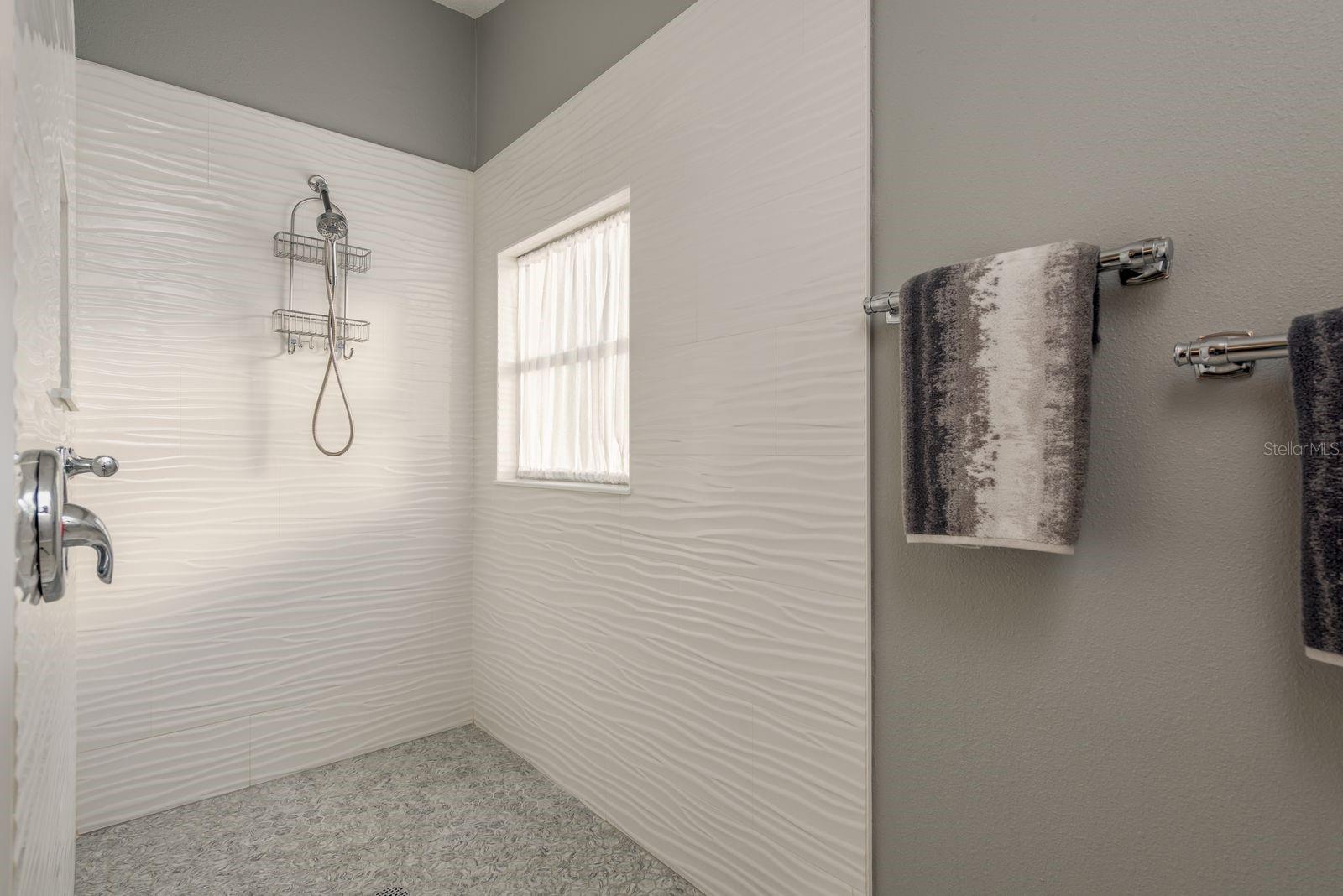 Image 20 of 62 For 9742 Oakwood Hills Court