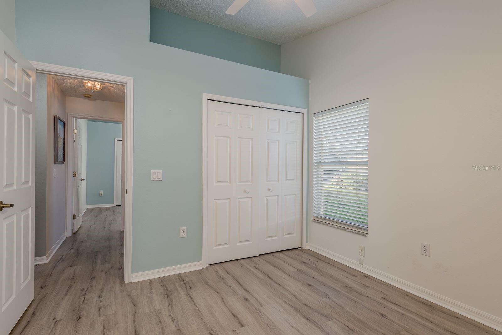 Image 21 of 62 For 9742 Oakwood Hills Court