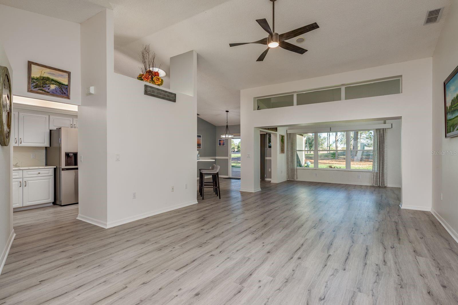 Image 3 of 62 For 9742 Oakwood Hills Court