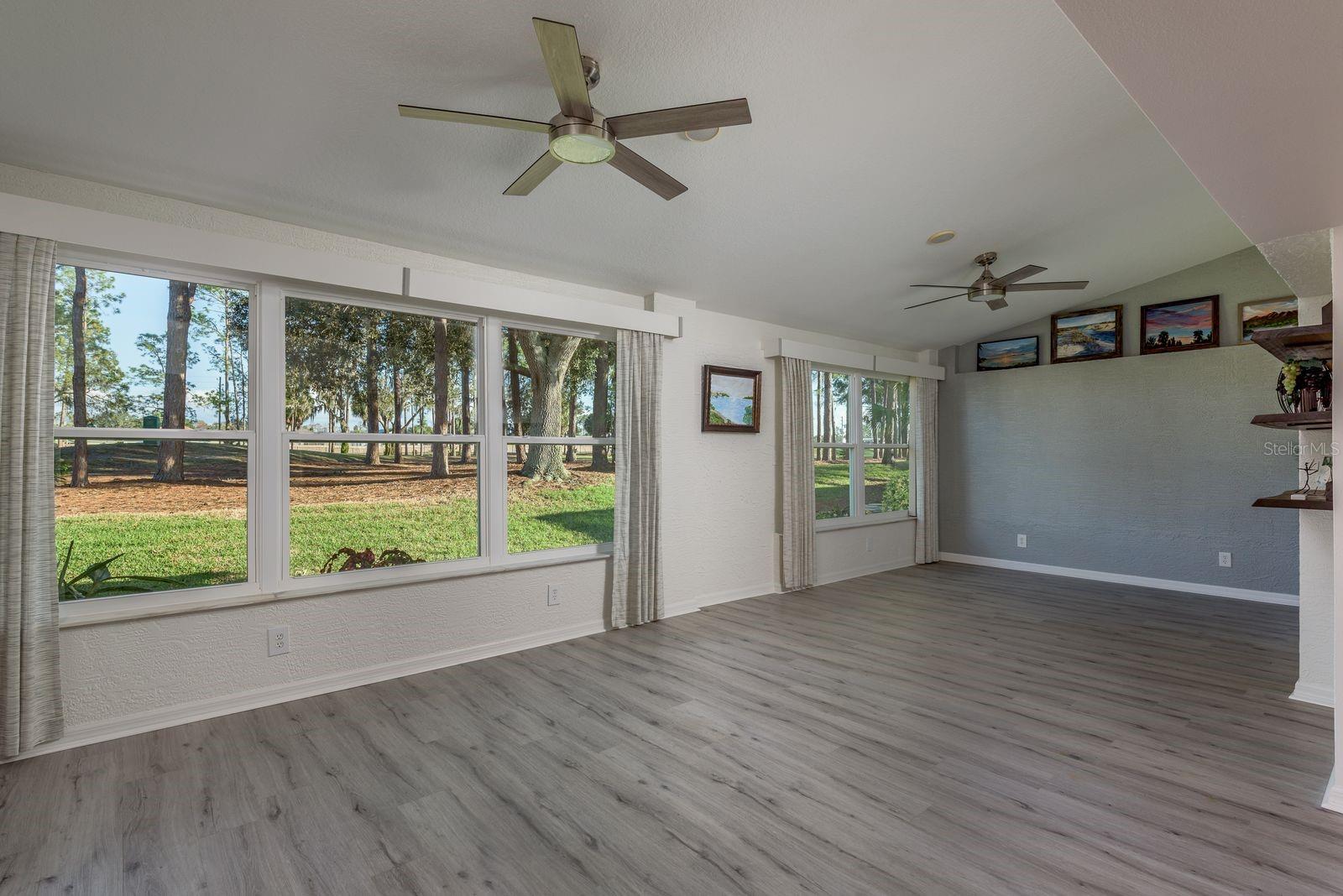 Image 5 of 62 For 9742 Oakwood Hills Court