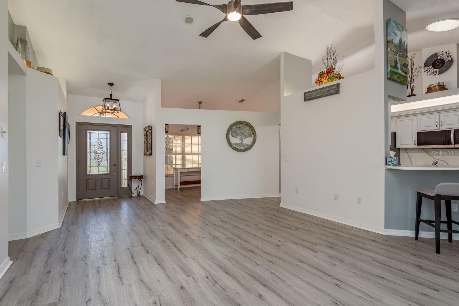 Image 8 of 62 For 9742 Oakwood Hills Court