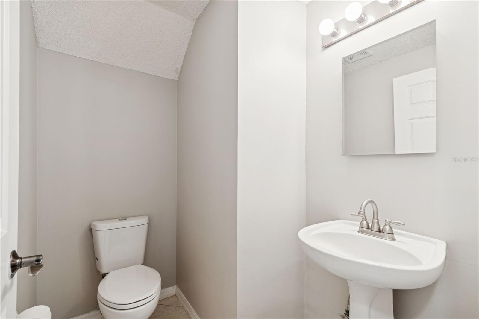 Image 16 of 59 For 18214 Paradise Point Drive