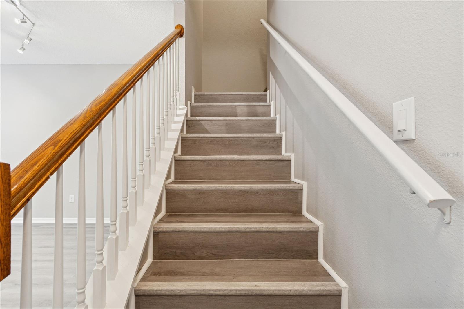 Image 17 of 59 For 18214 Paradise Point Drive