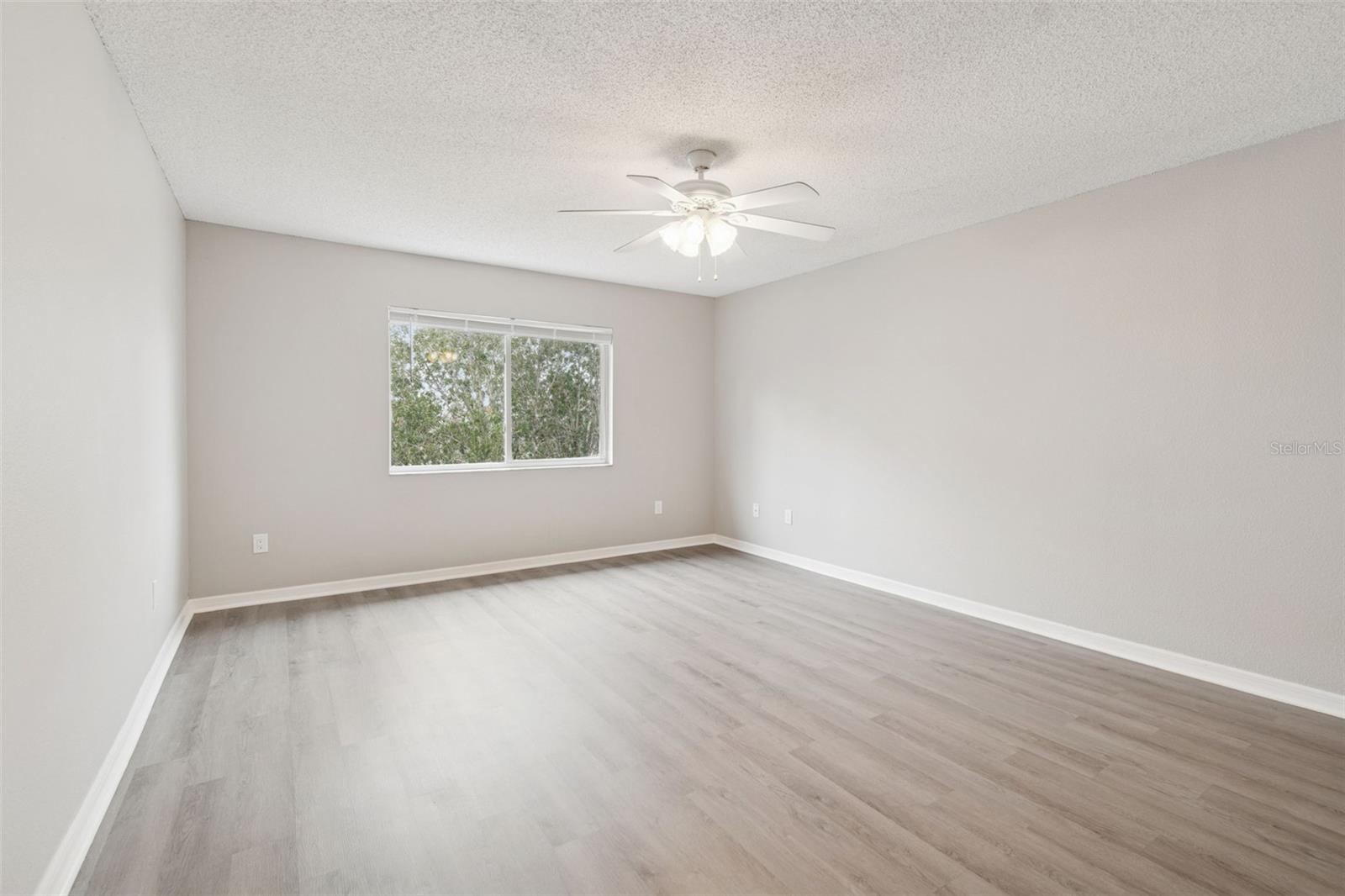 Image 20 of 59 For 18214 Paradise Point Drive