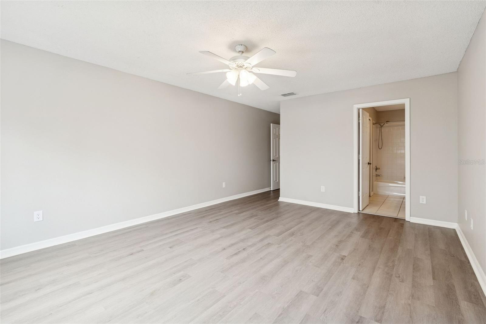 Image 21 of 59 For 18214 Paradise Point Drive