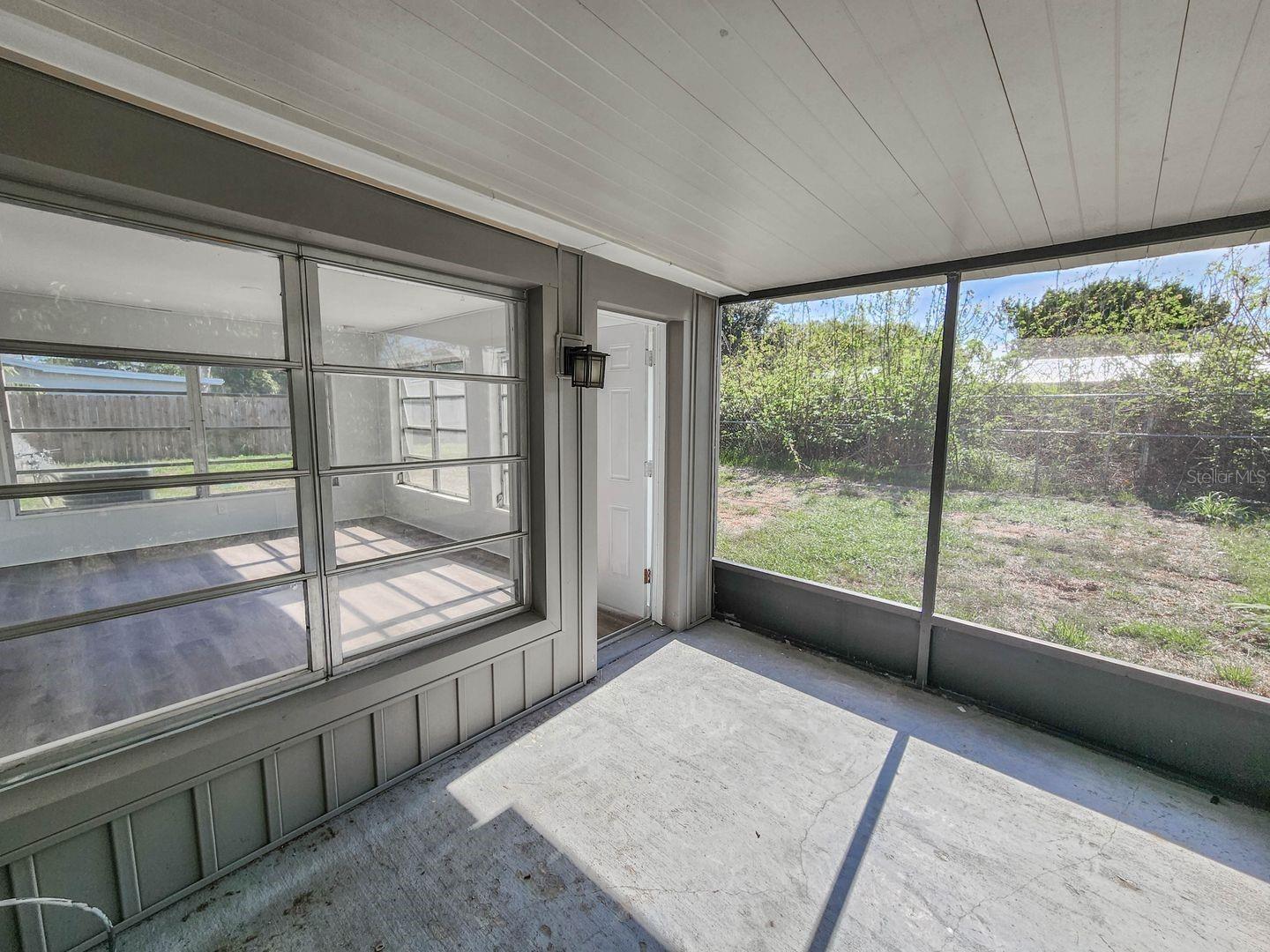 Image 28 of 28 For 995 Barclay Drive