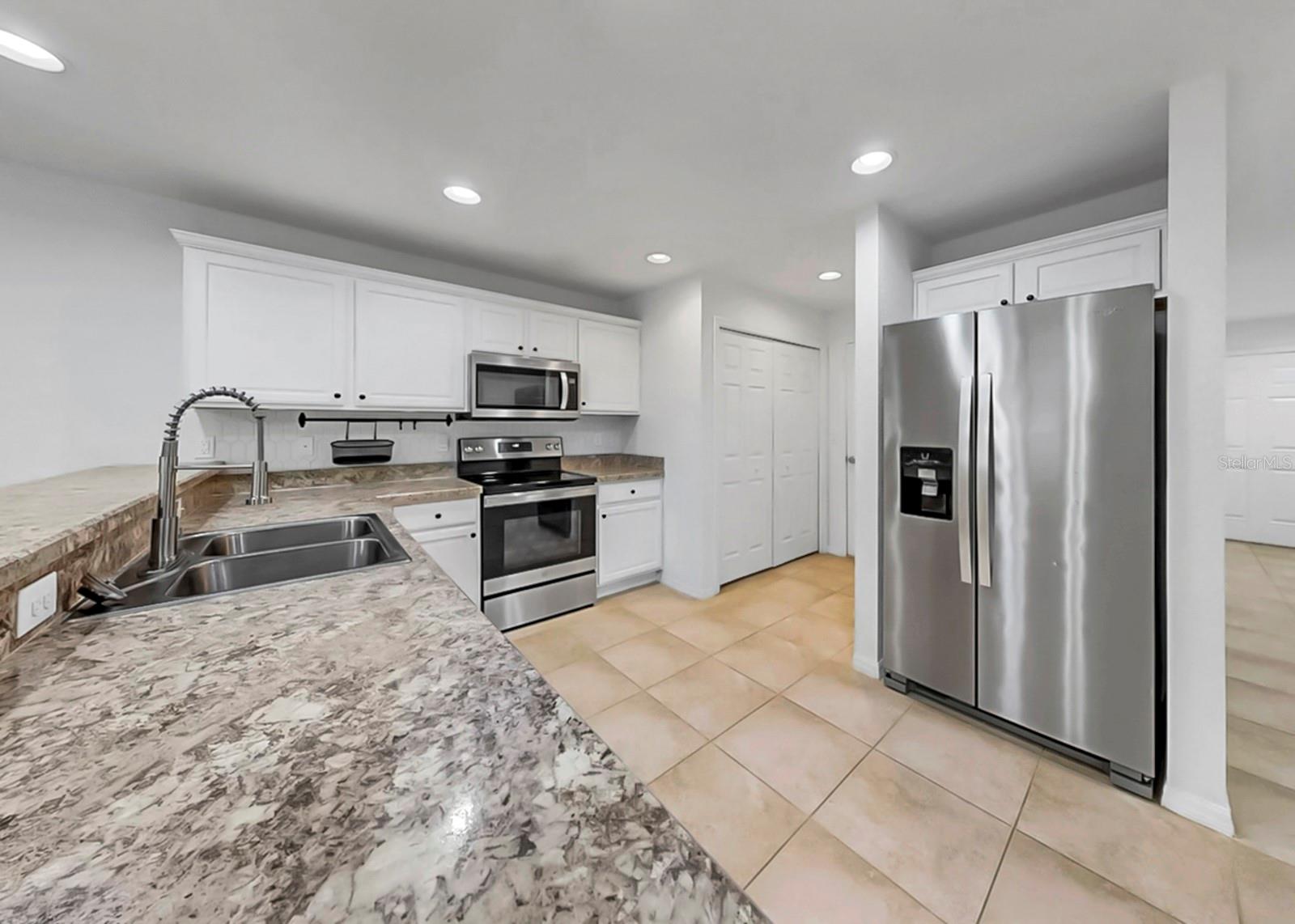 Image 15 of 40 For 7211 Merlot Sienna Avenue