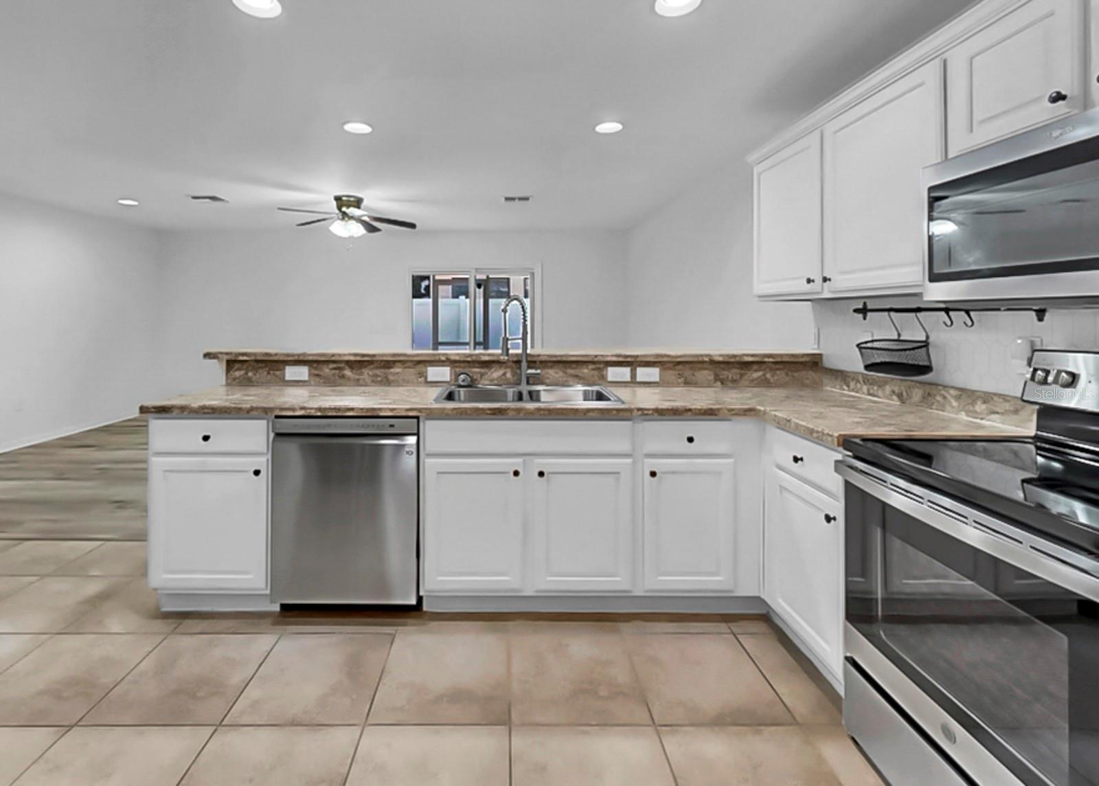 Image 7 of 40 For 7211 Merlot Sienna Avenue