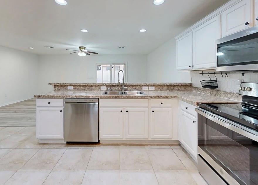 Image 8 of 40 For 7211 Merlot Sienna Avenue