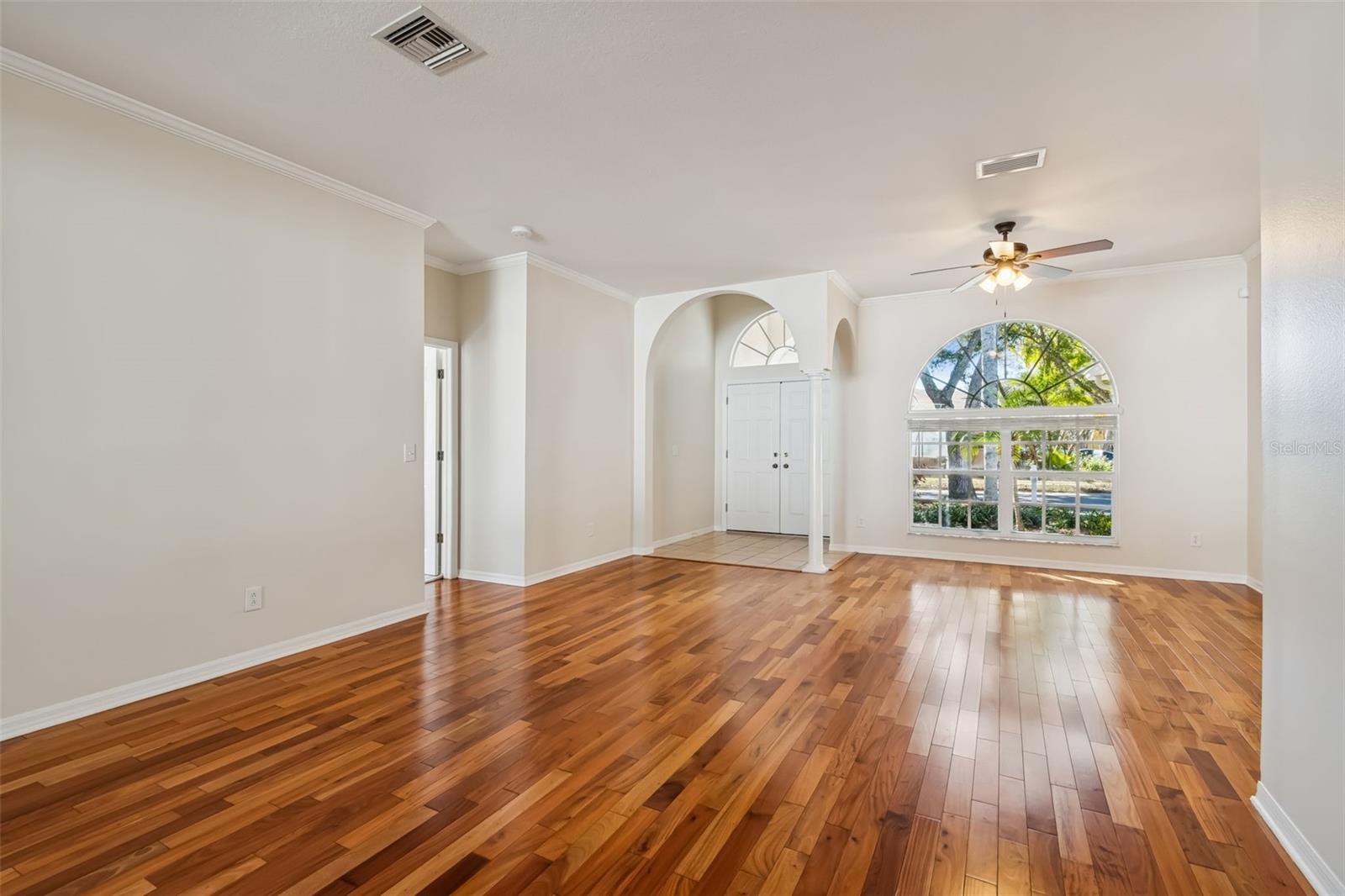 Image 11 of 61 For 9334 Hampshire Park Drive