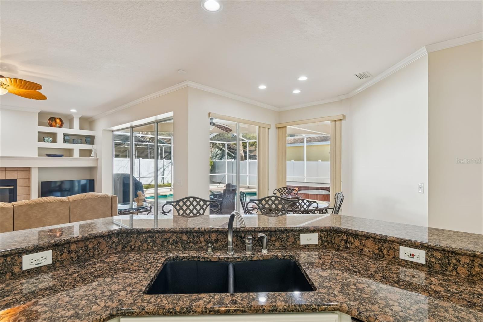 Image 18 of 61 For 9334 Hampshire Park Drive