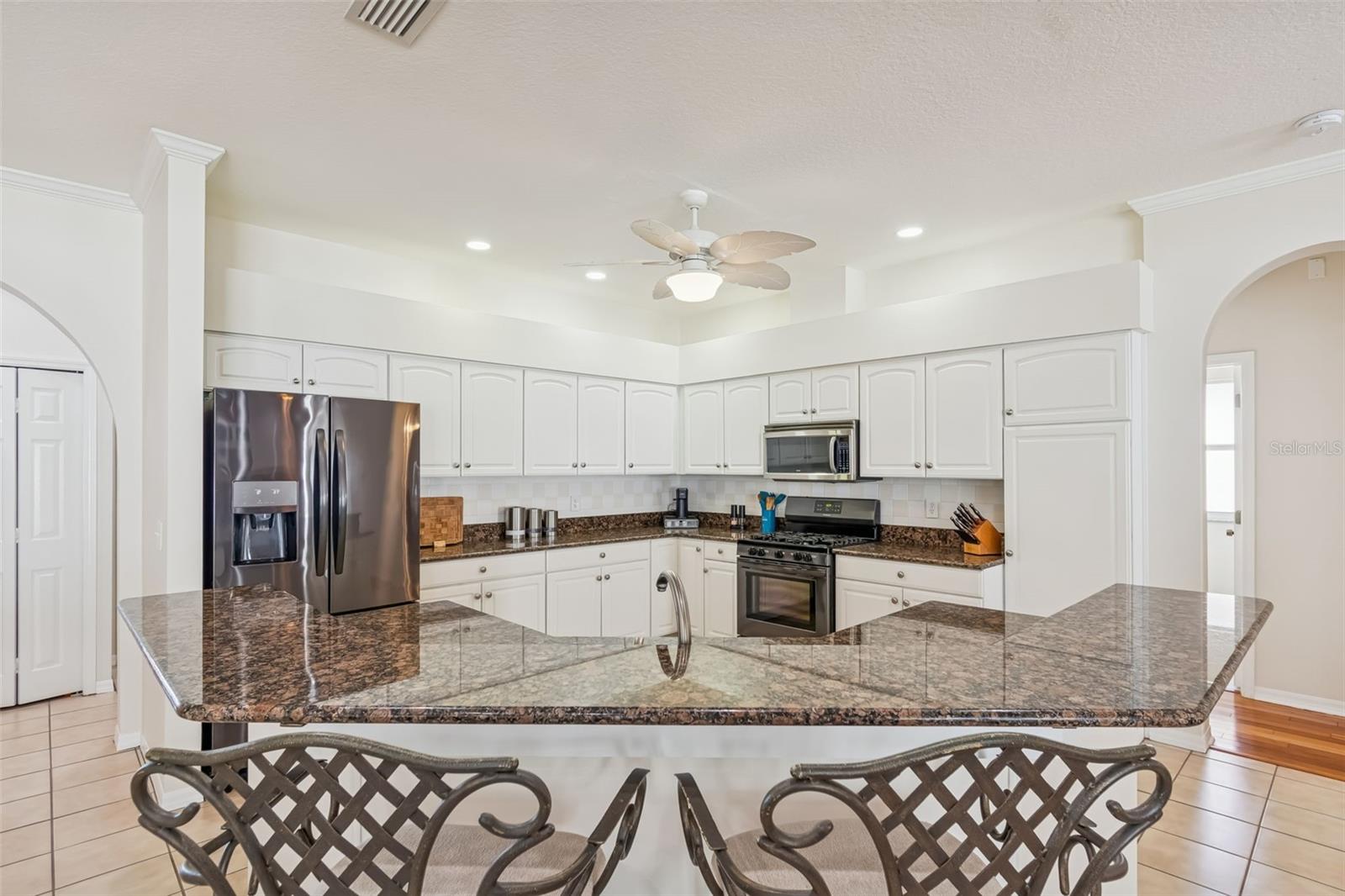 Image 19 of 61 For 9334 Hampshire Park Drive