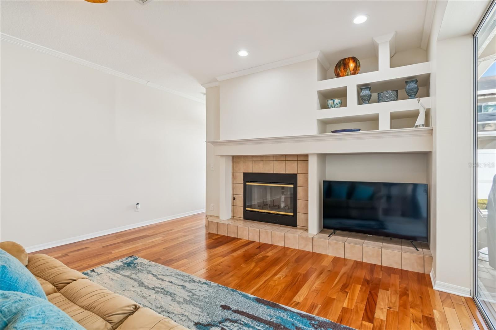 Image 24 of 61 For 9334 Hampshire Park Drive