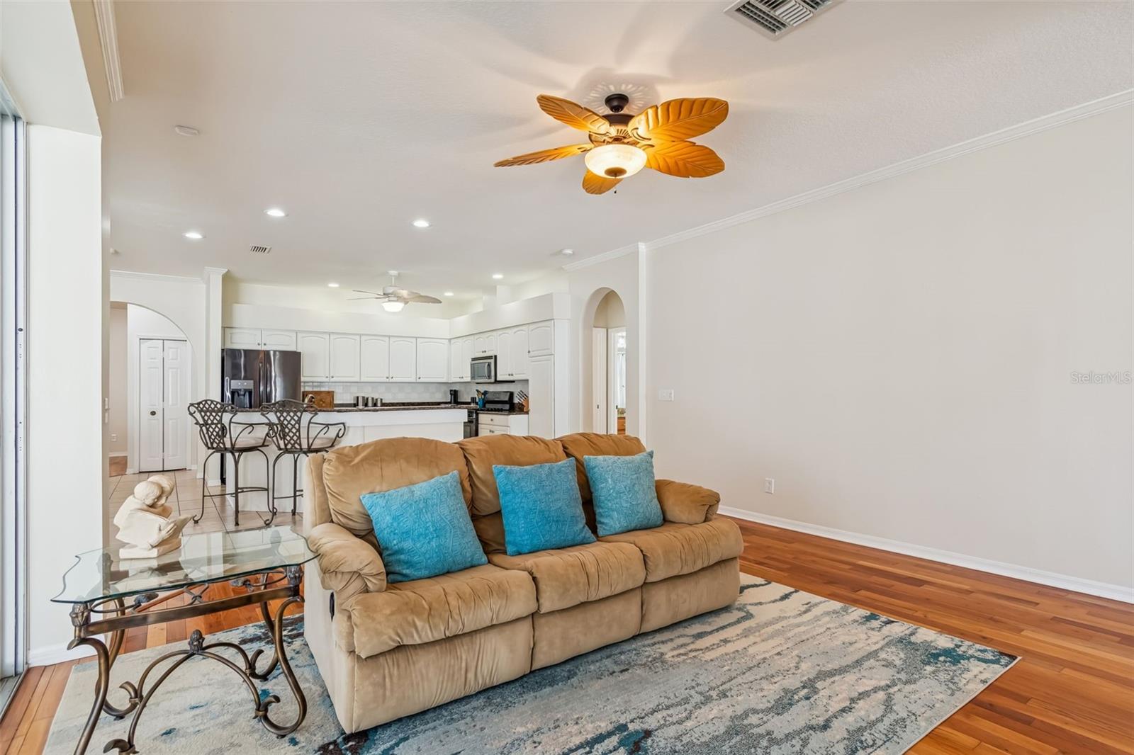 Image 26 of 61 For 9334 Hampshire Park Drive