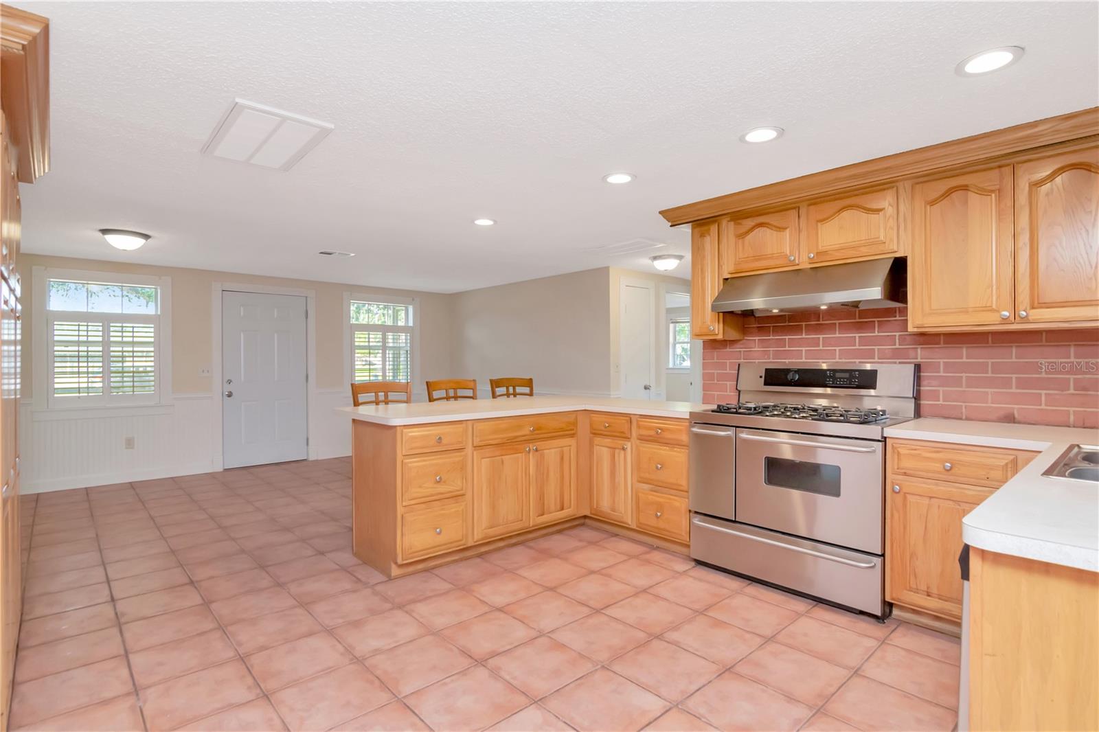 Image 9 of 48 For 7124 Cypress Knoll Drive