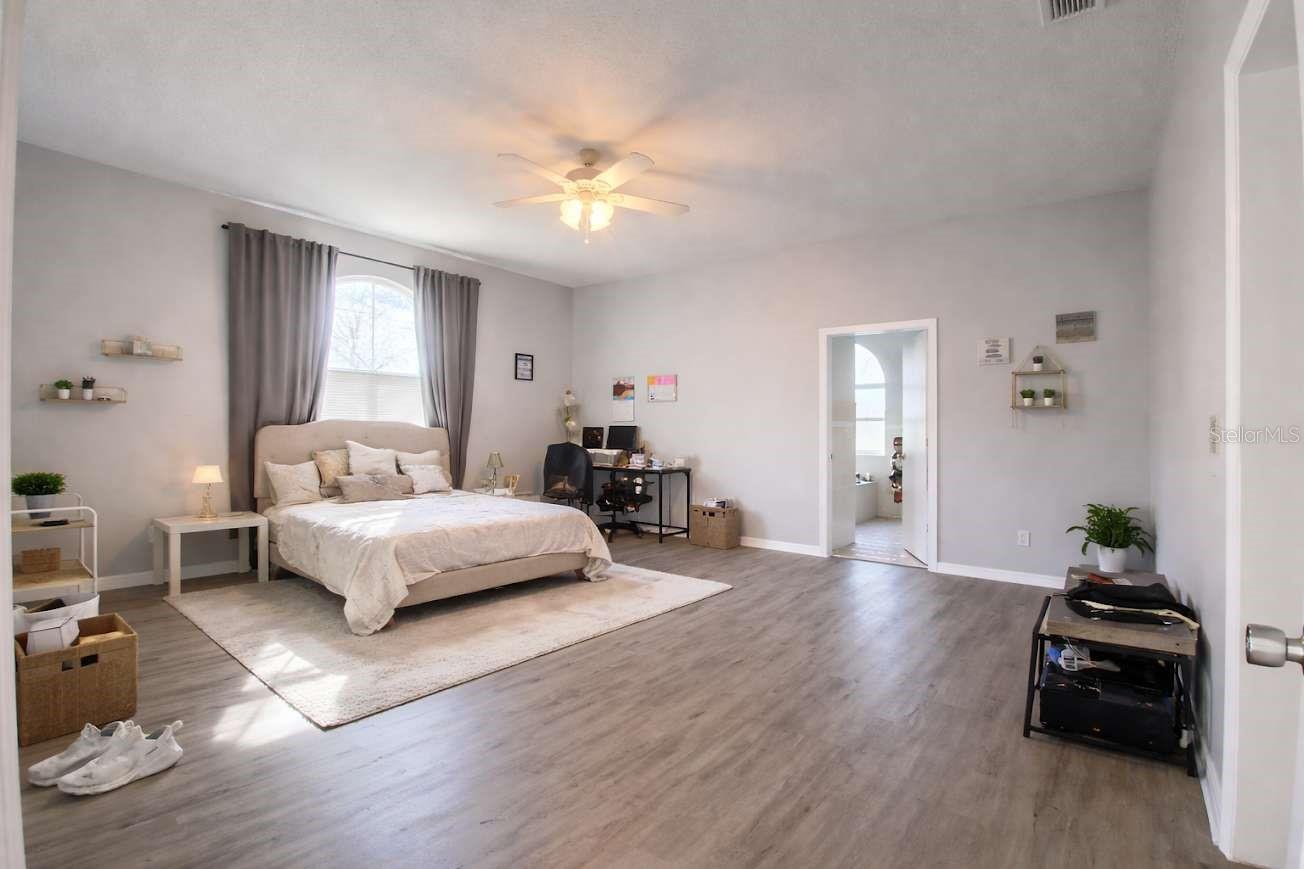 Image 3 of 13 For 5116 122nd Avenue