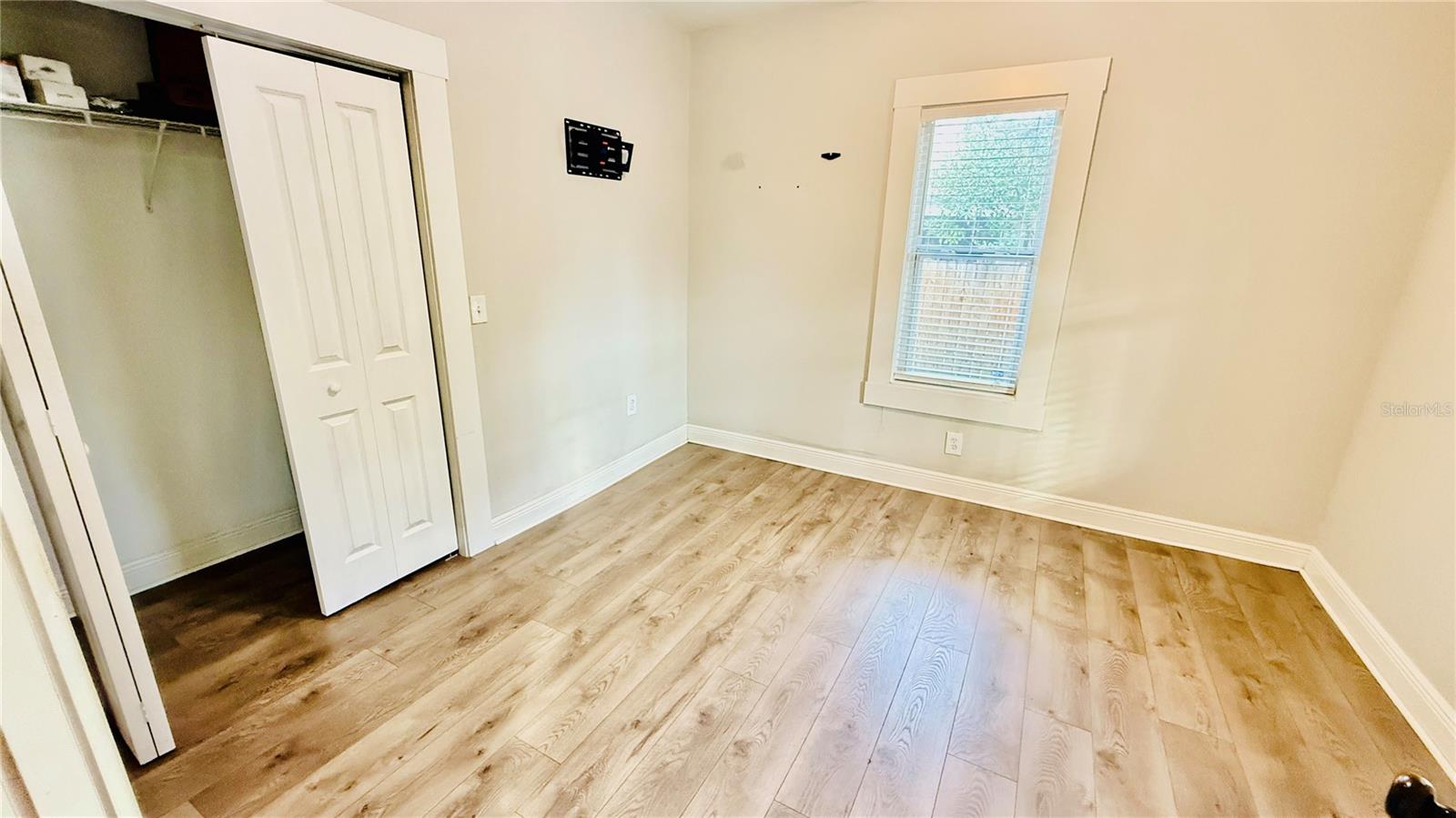 Image 18 of 26 For 1210 33rd Avenue