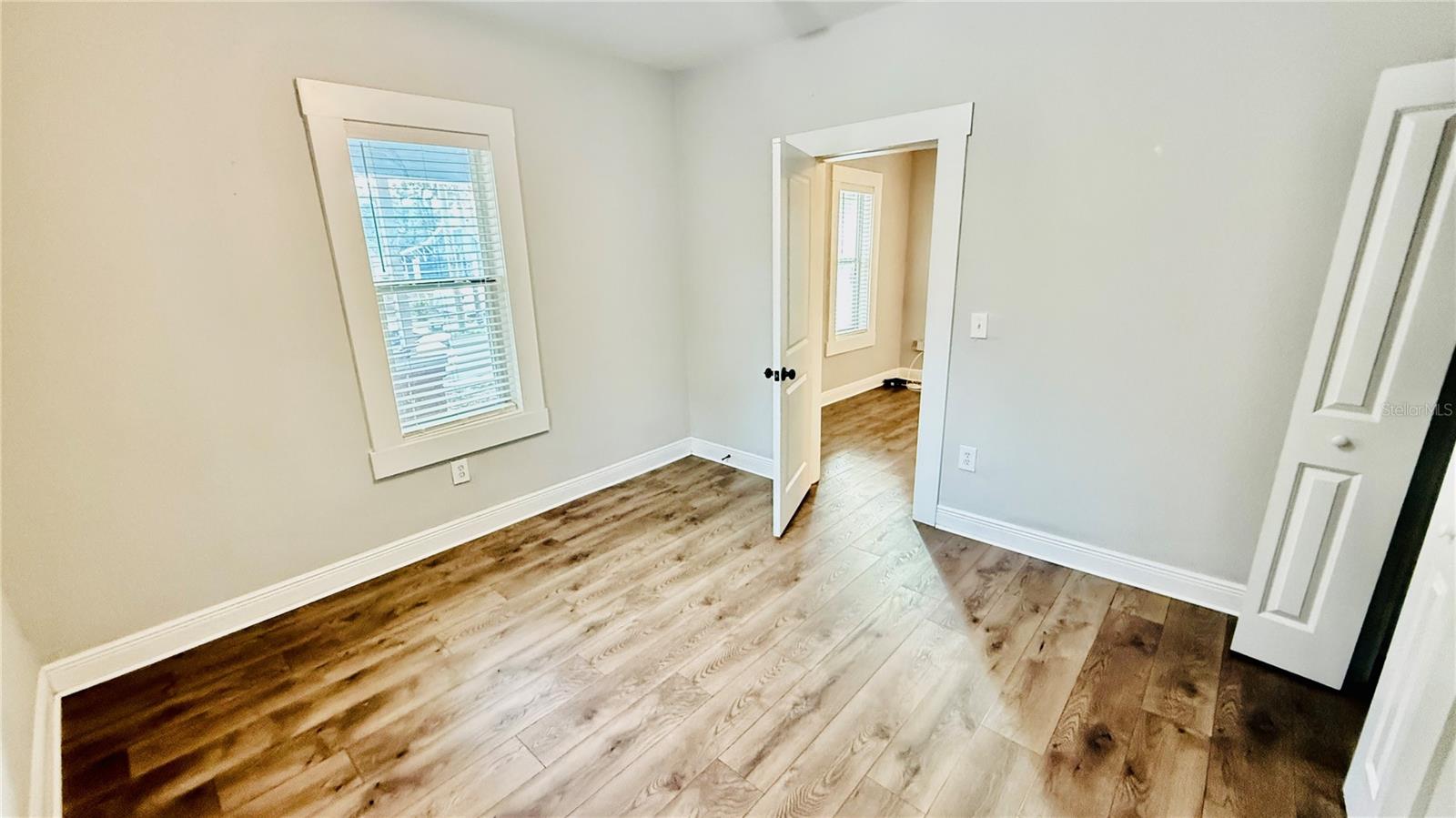 Image 19 of 26 For 1210 33rd Avenue