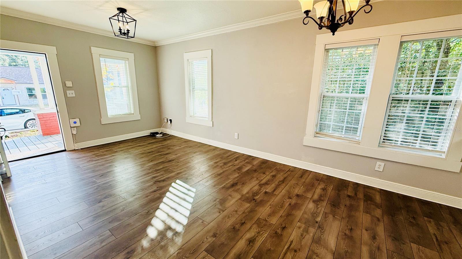 Image 3 of 26 For 1210 33rd Avenue