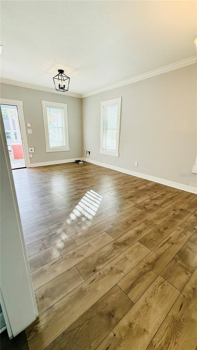 Image 4 of 26 For 1210 33rd Avenue