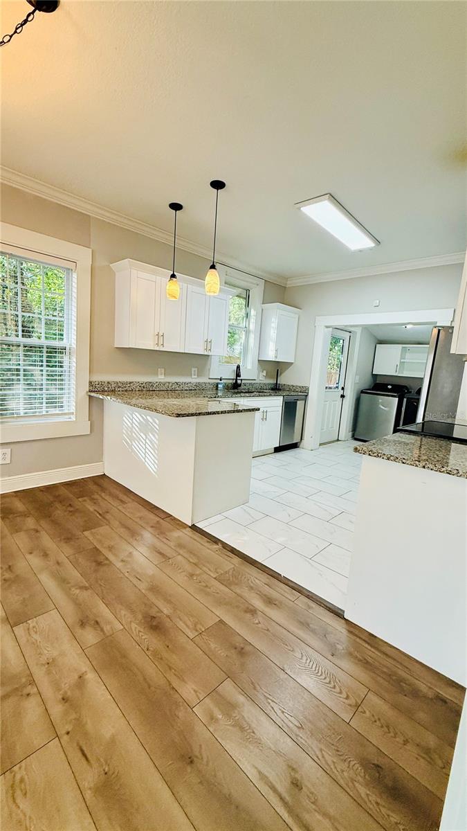 Image 5 of 26 For 1210 33rd Avenue