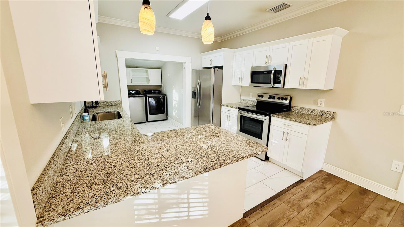 Image 6 of 26 For 1210 33rd Avenue