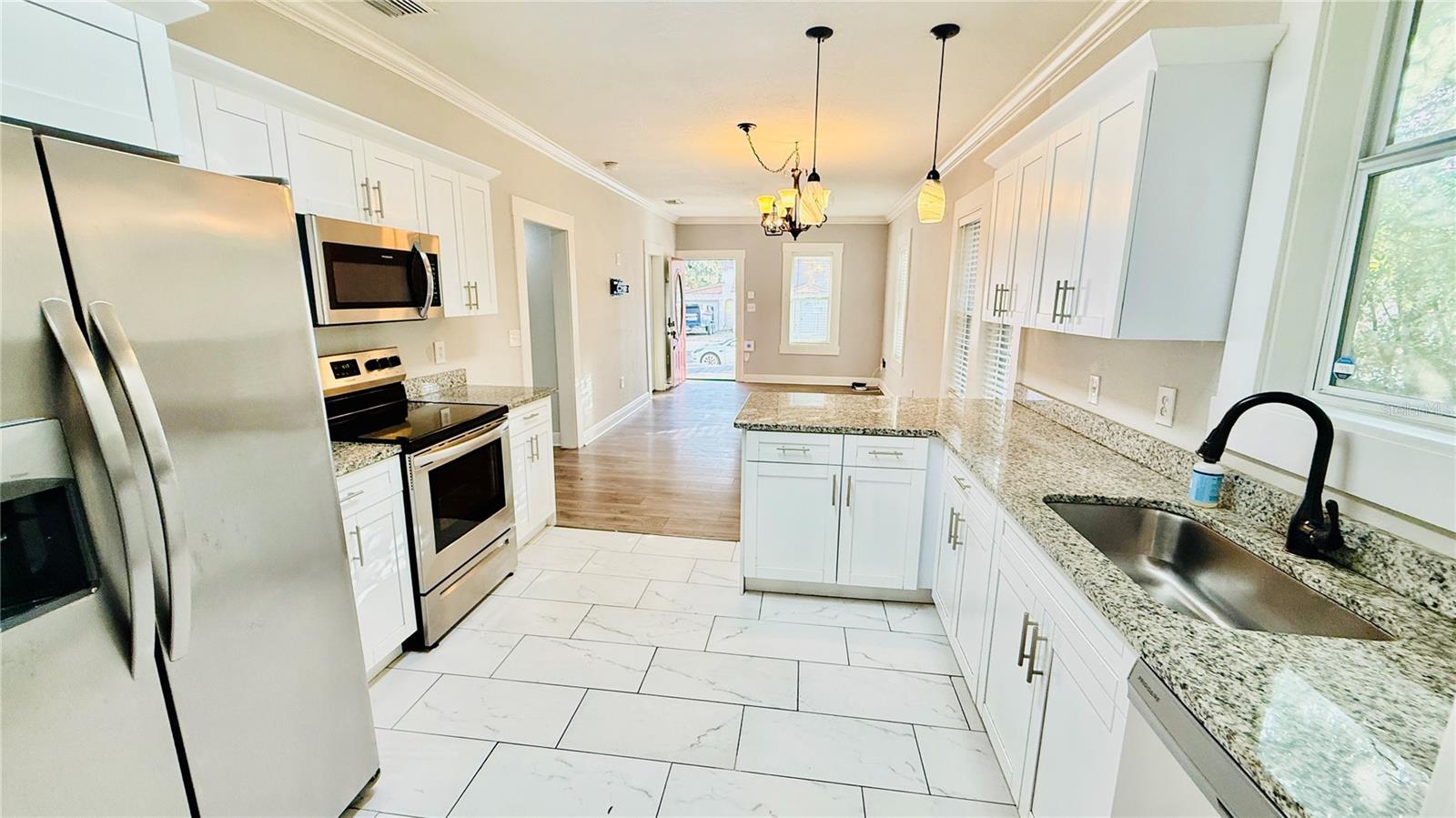 Image 7 of 26 For 1210 33rd Avenue