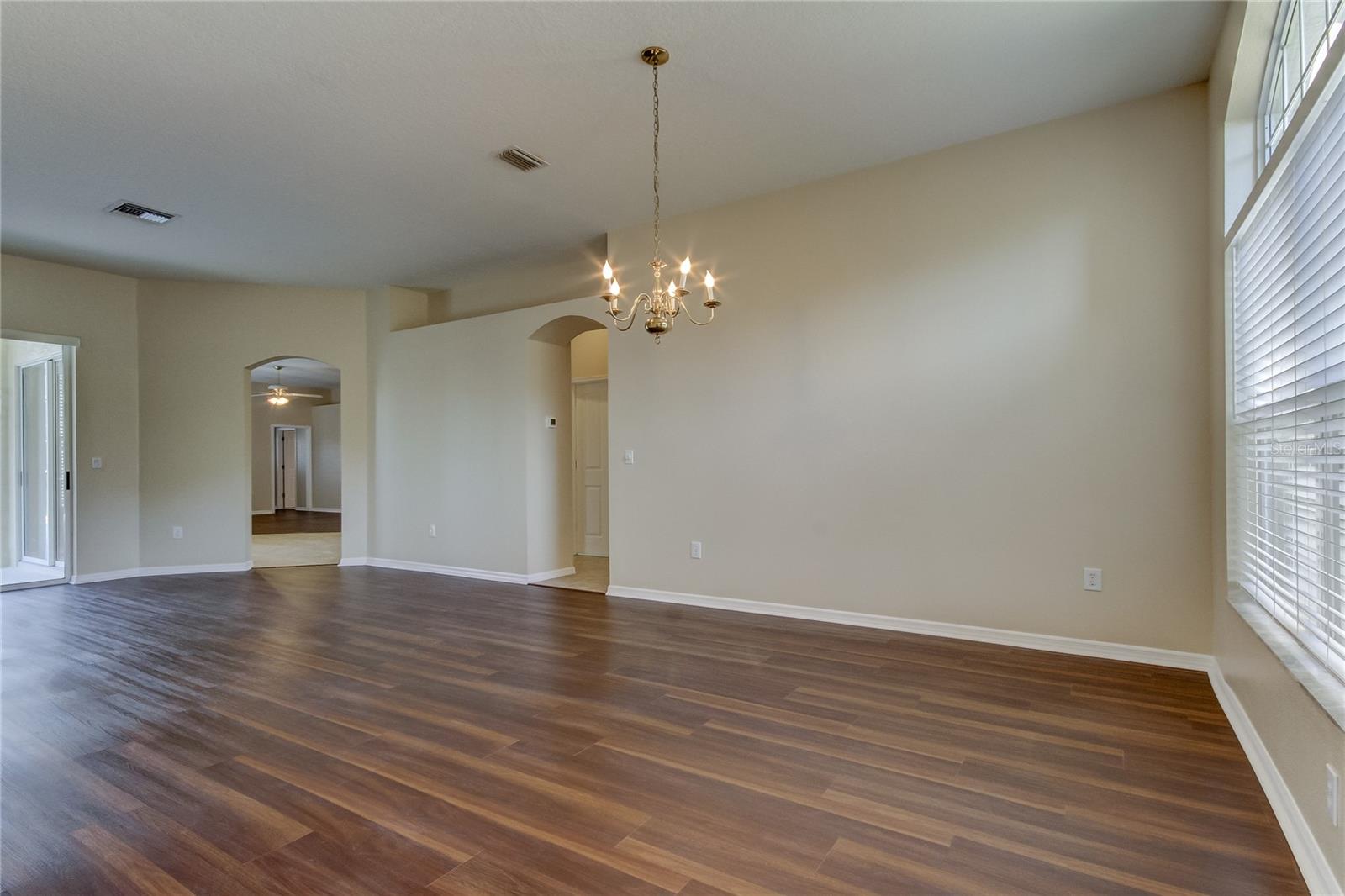 Image 9 of 71 For 3773 Pendlebury Drive