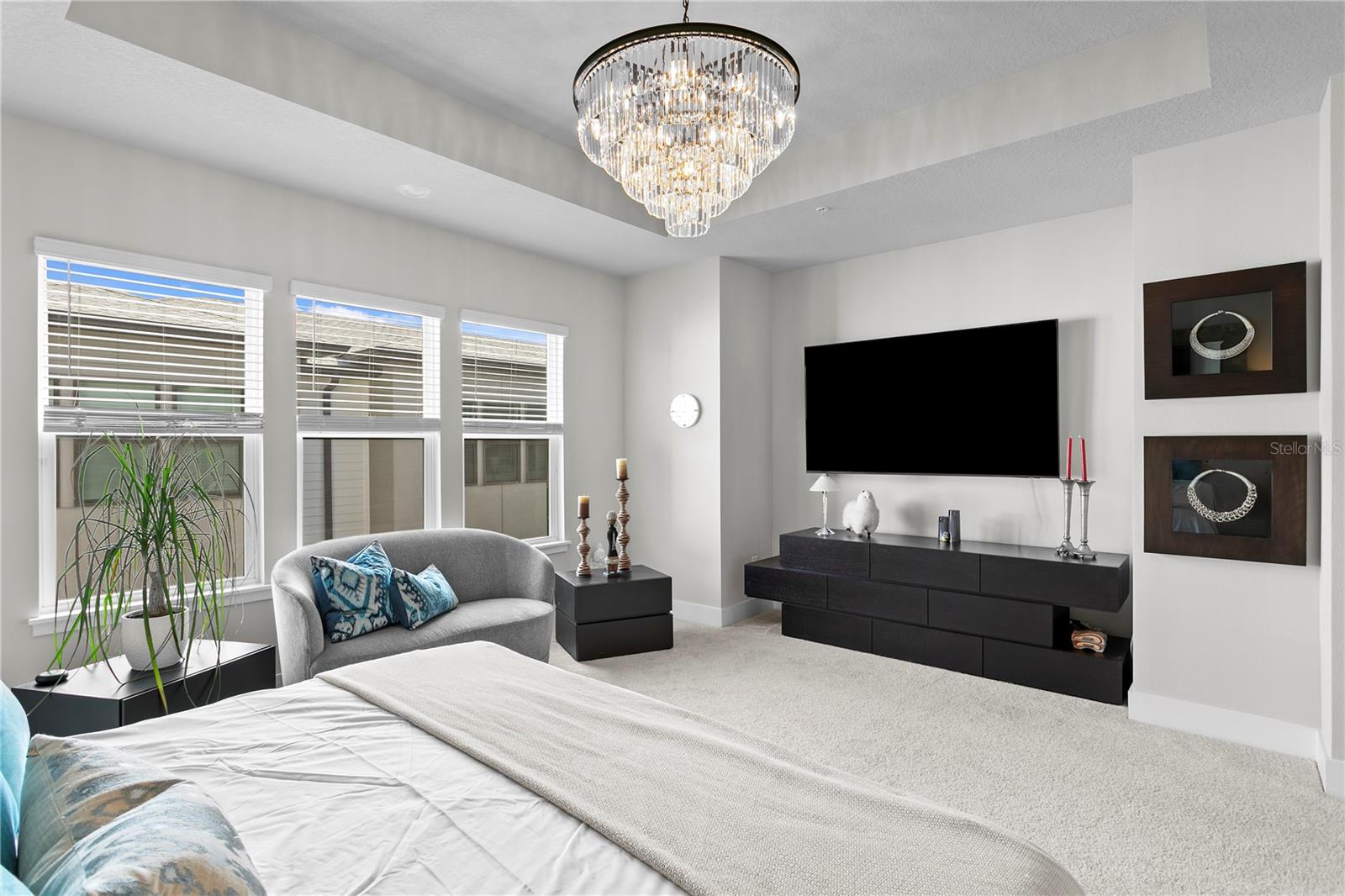 Listing photo id 10 for 2511 Grady Avenue 17