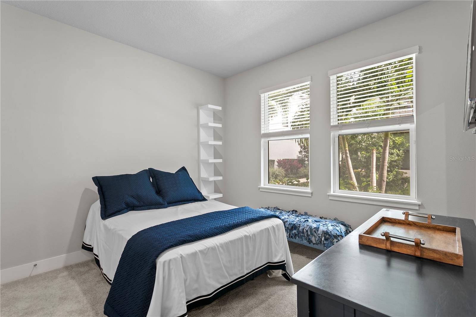 Listing photo id 14 for 2511 Grady Avenue 17