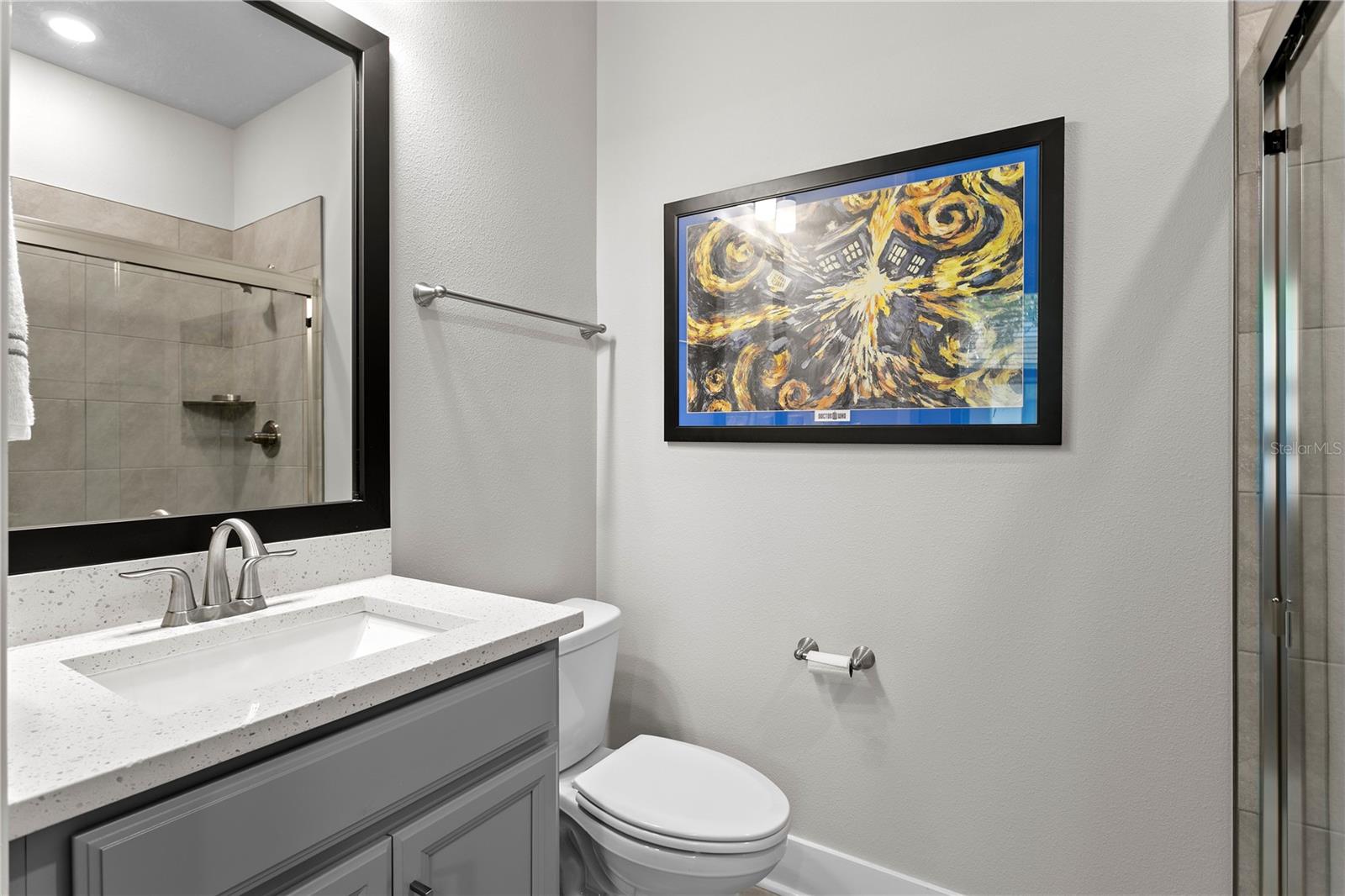 Listing photo id 16 for 2511 Grady Avenue 17