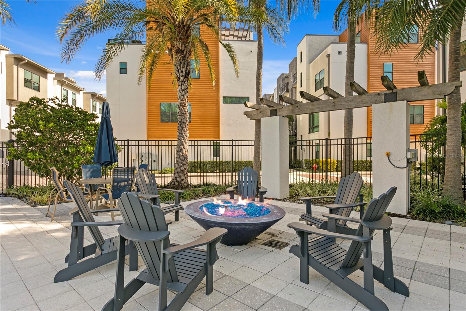 Listing photo id 22 for 2511 Grady Avenue 17